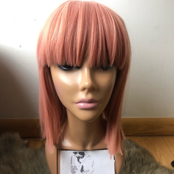 ✨Kita  14” Pink Bang Bob Wig  *NWT*?